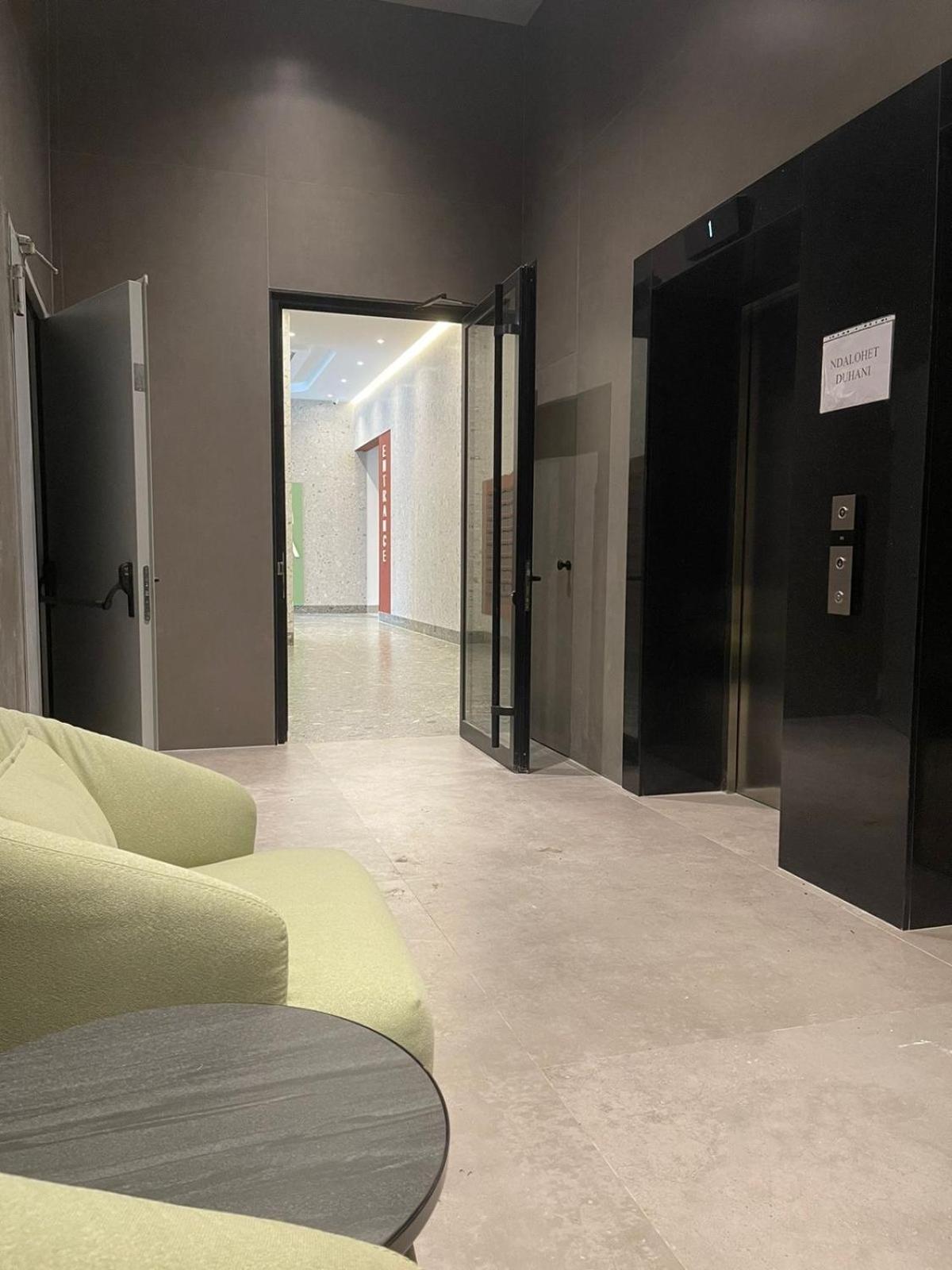 Garden Building Luxury Apartment Tiranë Eksteriør bilde